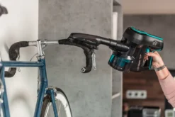 ETA SUPERSONIC WASH ETA523190000 Multifunktionaler Handstaubsauger, 135 W, 21,6 V Li-Ion-Akku, Digitalmotor, LED-Beleuchtung, HEPA-Filter, Saugt, Reinigt Tief, Trocknet, Wischt -Reinigungsgeräte Laden 680e7fa673e1f1309abc127266d619a9