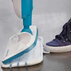 Black & Decker Black+Decker FSM13E1 Dampfbesen Steam Mop, Basic (Dampfreiniger Für Hygienische, Gründliche Sauberkeit, Abnehmbarer Stiel, Einfache Bedienbarkeit, Inkl. 1 Mikrofaser-Pad), 1300 W -Reinigungsgeräte Laden 7b53f0656968c4f02970dd8aba596b36