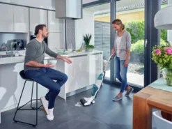 Leifheit Set Akku-Saugwischer Regulus Aqua PowerVac Inkl. Zwei Extra Reinigungswalzen -Reinigungsgeräte Laden 91775aca27a98762de29cebe20e491ee