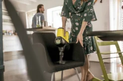 Kärcher VC 6 Cordless OurFamily -Reinigungsgeräte Laden ab1365a70b4d036db0f9d55f5c811202