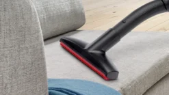 Bosch Serie 6 BGC41XSIL Staubsauger Zylinder-Vakuum Trocken 700 W Beutellos -Reinigungsgeräte Laden ccbc0e0c5d05446b9a15c2ada26823b2