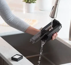 IRobot Roomba I7158 Saugroboter Wi-Fi + App 75 Min. Laufzeit Beutellos Schwarz -Reinigungsgeräte Laden e2724e0c798fc10ba5e015846a06f32a