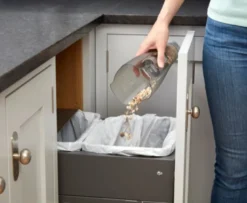 Black & Decker NVC215W Dustbuster, Eisblau -Reinigungsgeräte Laden f2c10db0331a7b185d4b213c590f0a2f